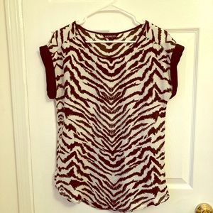 Black and white express top